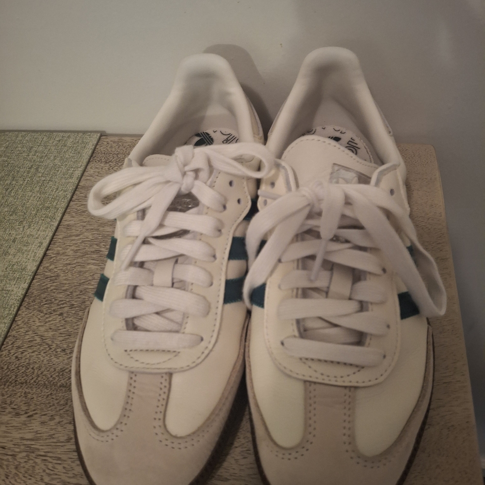 Adidas Sneakers